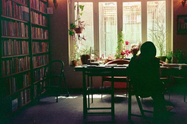 Professional-Focused-Workspace-1024x682